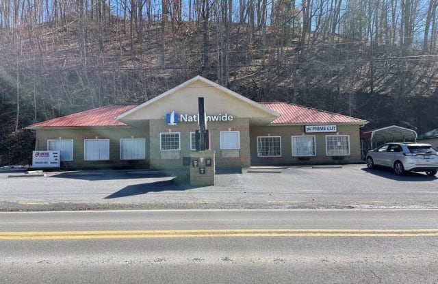 2001 STADIUM DRIVE - 2001 Stadium Drive, Bluefield, WV 24701