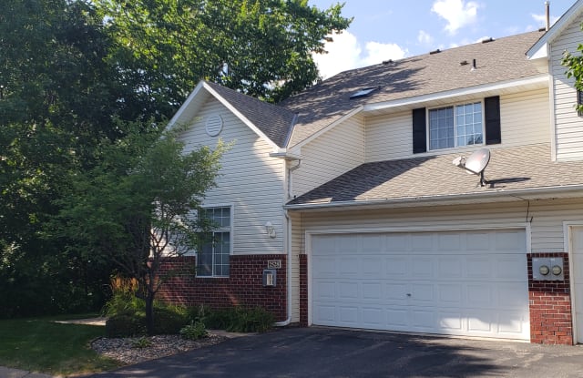 2528 Mallard Dr - 2528 Mallard Drive, Woodbury, MN 55125
