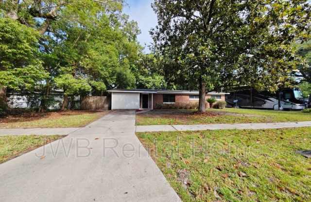 2228 Betsy Dr photos photos