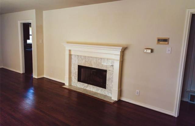 8812 Lanarkshire Drive Gallery 4