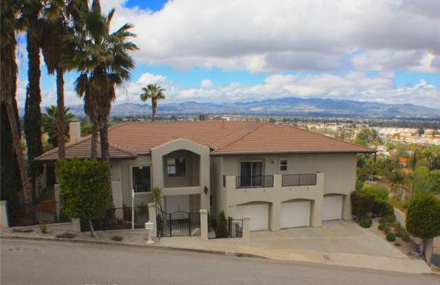 4633 White Oak Place Gallery 2