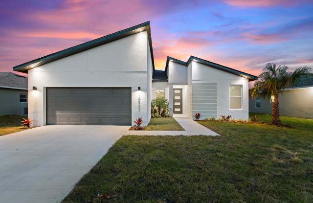 Deposit-Free! Modern, energy efficient home with ALL of the upgrades! photos photos