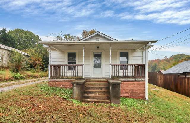 RENT SPECIAL ON BEAUTIFUL UPDATED HOME!! - 617 Miller Street, Kannapolis, NC 28081