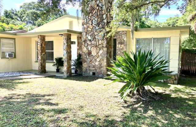 1144 44th St photos photos