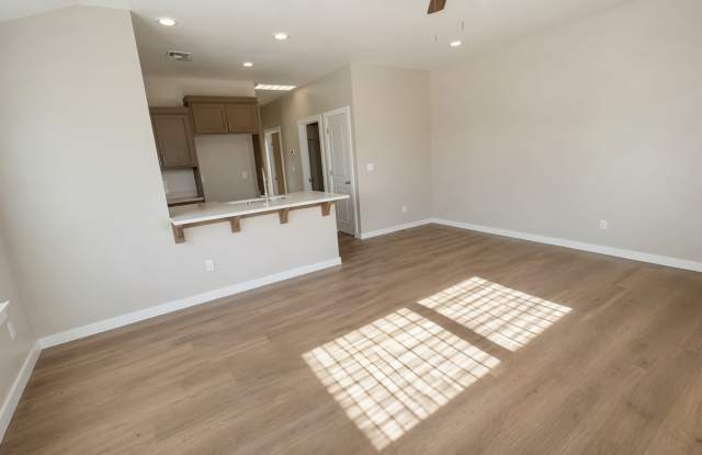 Spacious 3BR/2BA Home Near Cameron University & Fort Sill | $1,380/mo Gallery 4