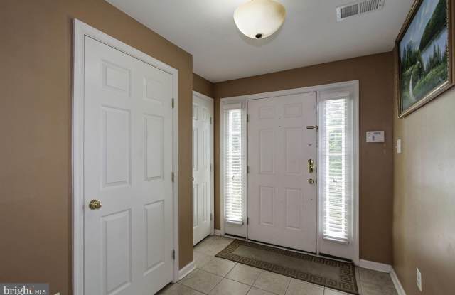 7055 OAK GROVE Way Gallery 3