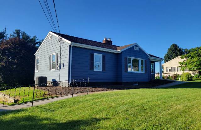 3+ Bedroom 3 bath Ranch in Mechanicsburg-Finished Basement, Multi Car Parking Gallery 4