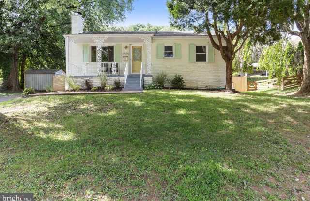 3905 FAIRVIEW DRIVE - 3905 Fairview Drive, Fairfax, VA 22031