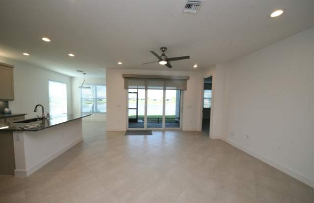 12216 SW Jasper Lake Way Gallery 3