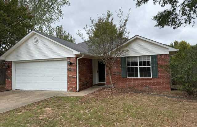 1700 Longfellow Dr., Conway AR 72034 - Nice 3br 2ba w/2 car garage & fenced yard Gallery 1