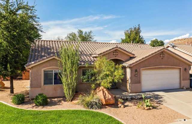 Painted Desert Beauty! Corner home! Gallery 1