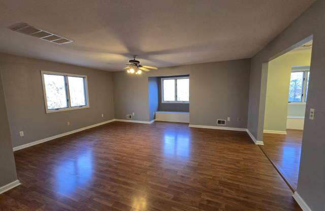 274 Easy Street unit: Right photos photos