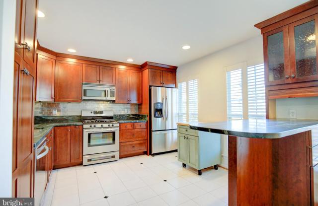 1249 QUAKER HILL DRIVE Gallery 3