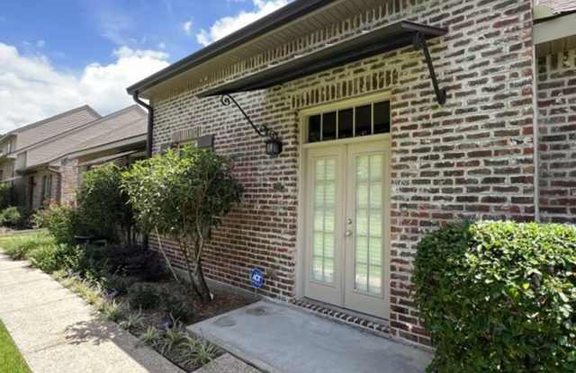Trendy, 2 bedroom, 2 bathroom townhouse located in St. Francisville, LA. photos photos