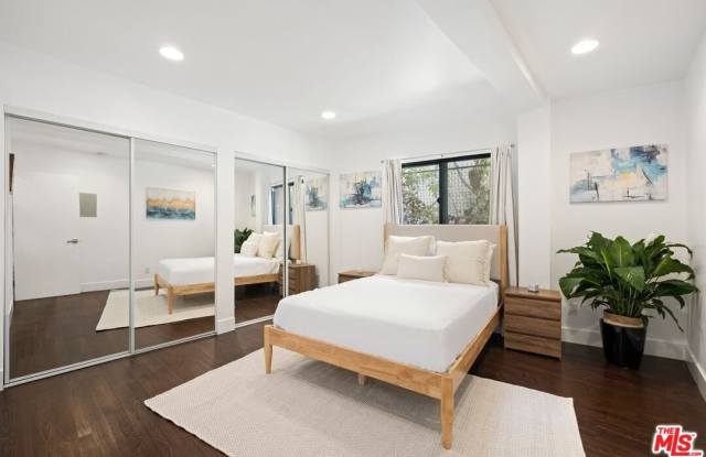 8755 Shoreham Dr Gallery 3