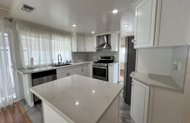 3587 Sweetwood Street Gallery 3