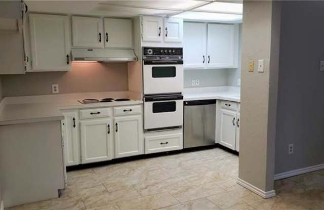 1217 Savannah Court Gallery 4
