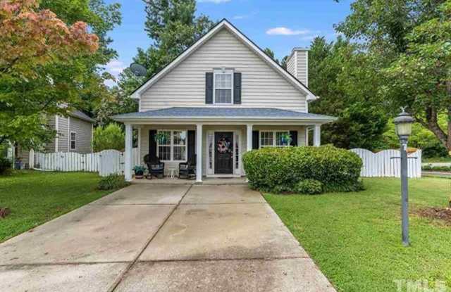 Charming Cape-Cod in the Heart of Apex! First Floor Master! Pet Friendly! photos photos