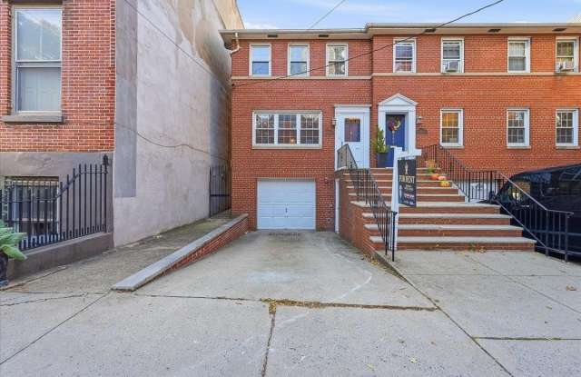 107 GRAND ST Gallery 1