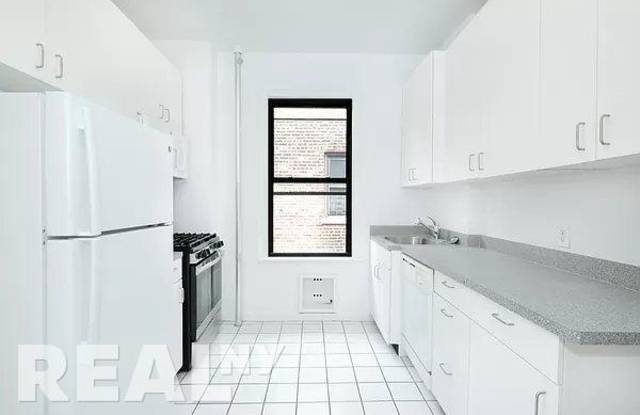 656 W 204th St photos photos