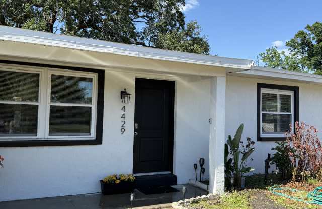 4429 W Iowa Ave photos photos