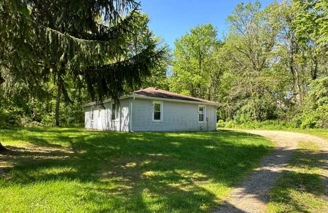 Cozy Ranch Style Home- Spring Arbor photos photos