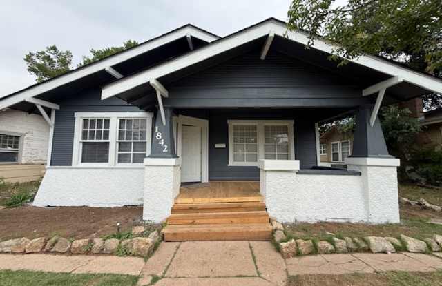 1842 N 6th photos photos