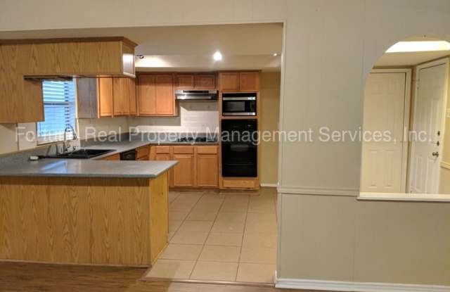 405 Oak Ridge Place Gallery 4