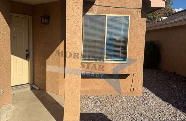 Charming 3 Bedroom Home - Great Location! Gallery 3