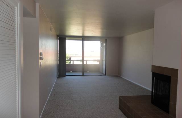 3130 Avenida de Portugal Unit #202 Gallery 4