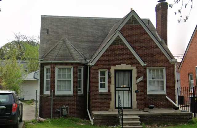 Showing Sat @ Noon!! New floors, paint etc! You'll love this house!! photos photos