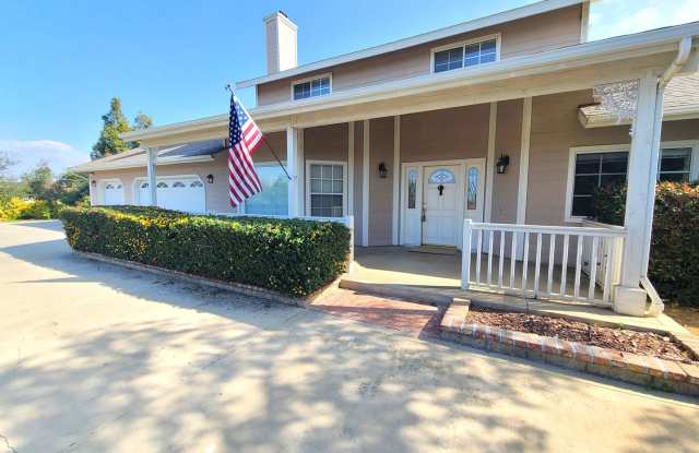 SpaciousTwo-Story 4-Bedroom Home in Redlands! photos photos