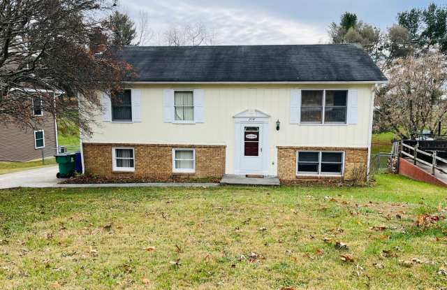 4 Bedroom, 2 Bath House photos photos