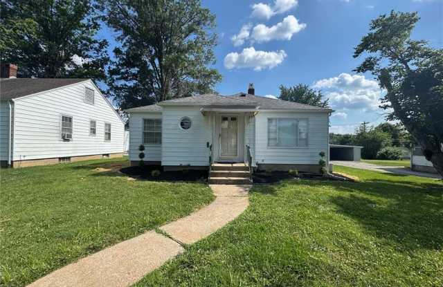 508 W Legion Avenue - 508 West Legion Avenue, Columbia, IL 62236