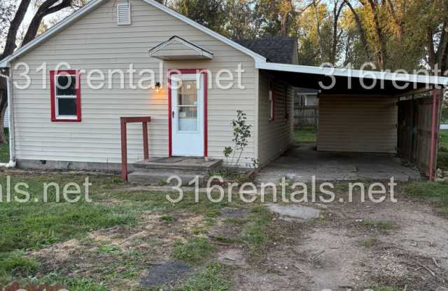 $825 - 2 bed 1 bath - single family home - 923 West 2nd Street, Halstead, KS 67056 $825 - 2 bed 1 bath - single family home - 923 West 2nd Street, Halstead, KS 67056