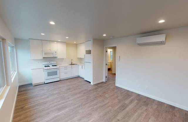 Beautifully Remodeled One Bed One Bath Unit in Coronado! photos photos