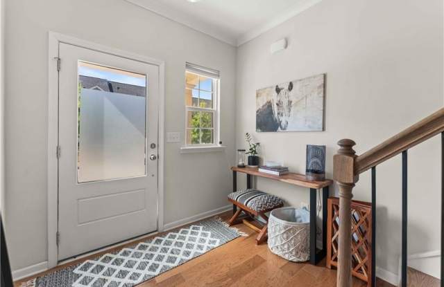18 Singleton Way Gallery 3