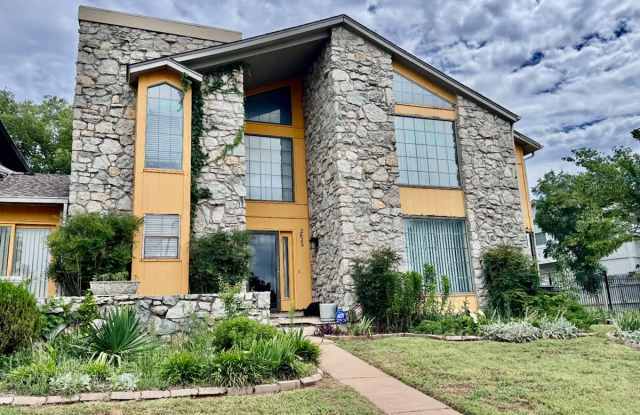 2825 Tealwood Drive Gallery 2
