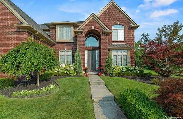16946 NIAGARA Drive Gallery 4