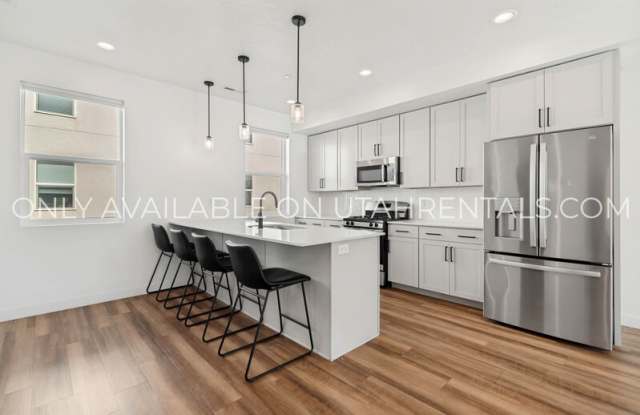 359 N 700 W Gallery 1