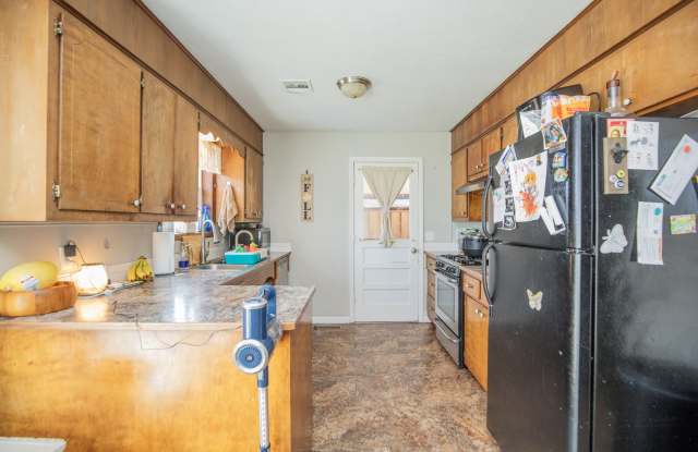 506 4th Ave Se - 506 4th Avenue Southeast, Gravette, AR 72736