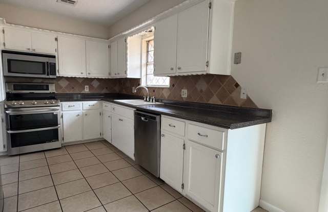 116 SW 69th- hot new listing! Gallery 4