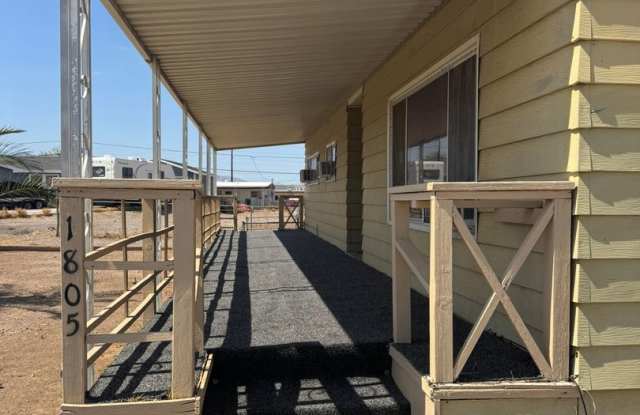 Large Customized 2 Bedroom Manuf Home w/Bonus Room= 3 total bedrooms Gallery 4