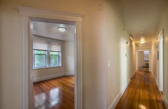 2-BED Allston Village Gallery 4