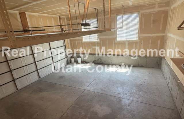 $500 Off First Months Rent! 5 bedroom home in Saratoga Springs Gallery 3
