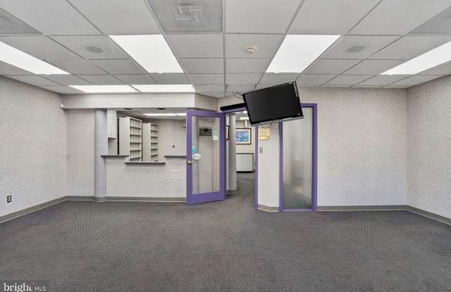 4322 EVERGREEN LN Gallery 4