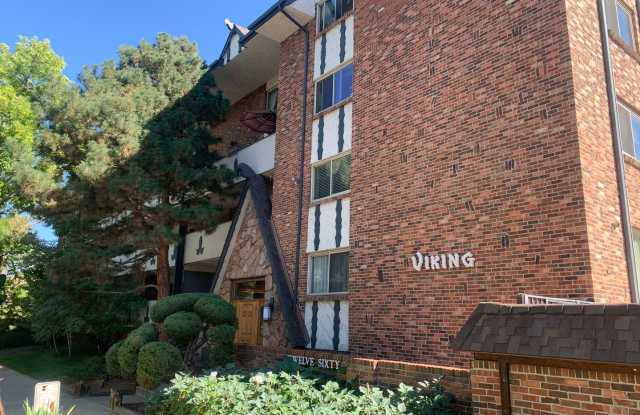 1 Bedroom 1 Bathroom in Congress Park      **Move-In Special** Gallery 3