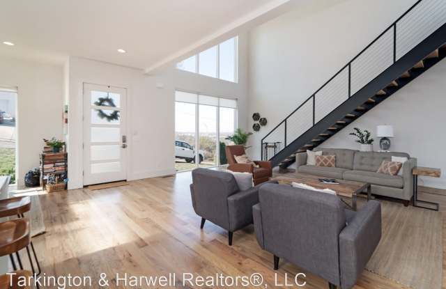 512 36th Ave. N. Gallery 3