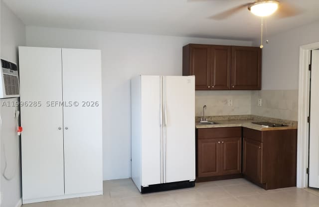 2481 SW 11 st photos photos