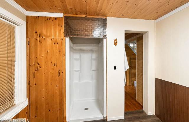 6285 Pond Street Gallery 2